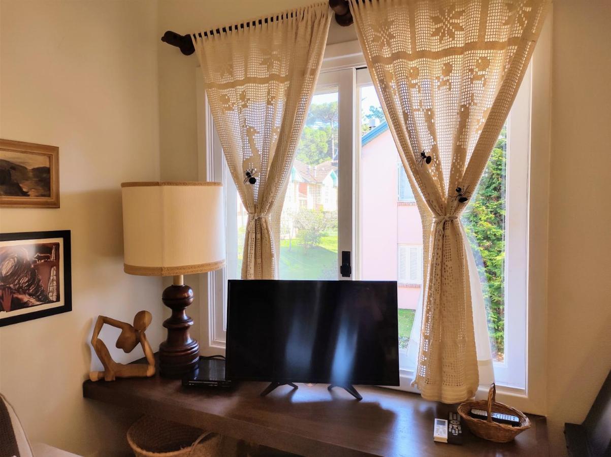Agradável Apt 2Quartos para família próx ao Lago Negro - 4 min do centro- com churrasqueira Gramado Quarto foto